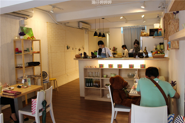 覺樂cafe：覺樂café✪拿破崙水果冰淇淋❤最對味兒~103.08.14