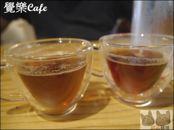 覺樂cafe：【橘子雞排】台中西區華美街|覺樂café早午餐♥拿破崙水果冰淇淋♥♫悠閒懶懶過假日