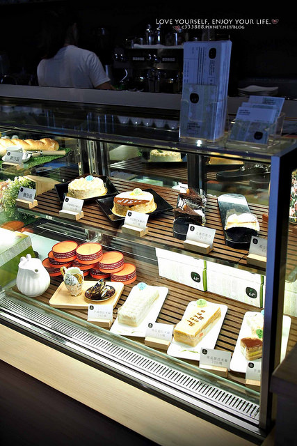 Joyce mom 喬茵是媽媽-櫃台櫥窗-2