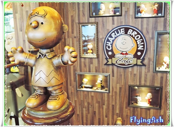 香港查理布朗咖啡館:✜ 和偶一起尖叫吧! Snoopy控必訪-香港「查理布朗咖啡Charlie Brown Café」+「Snoopy開心世界」↖(^ω^)↗