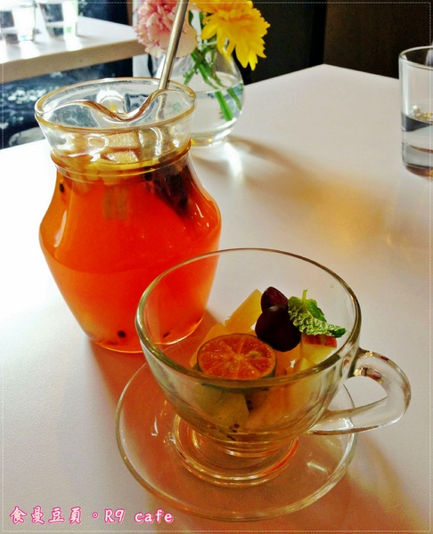 R9 Café:『台北。中山商圈』【R9 cafe】甜蜜的蜜糖吐司初體驗