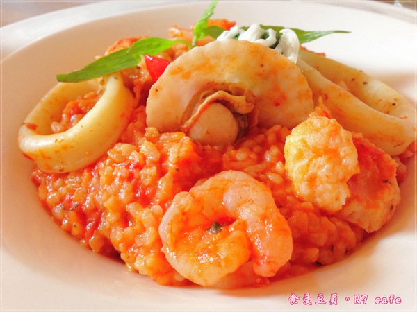 R9 Café:『台北。中山商圈』【R9 cafe】甜蜜的蜜糖吐司初體驗