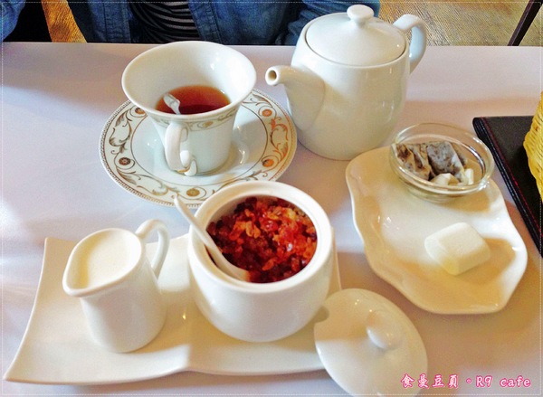 R9 Café:『台北。中山商圈』【R9 cafe】甜蜜的蜜糖吐司初體驗