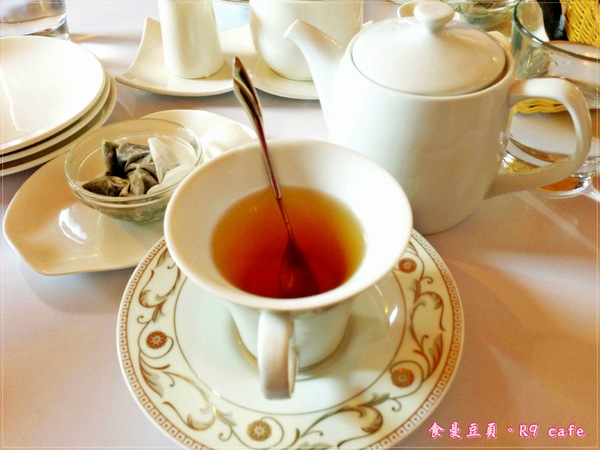 R9 Café:『台北。中山商圈』【R9 cafe】甜蜜的蜜糖吐司初體驗