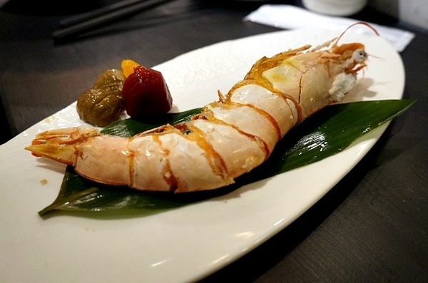 Zoe Sushi Bar:高雄【Zoe Sushi Bar】壽司吧!超滿足,ZOE特上海鮮蓋飯,最後調酒完收尾