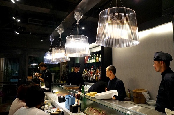 Zoe Sushi Bar:高雄【Zoe Sushi Bar】壽司吧!超滿足,ZOE特上海鮮蓋飯,最後調酒完收尾