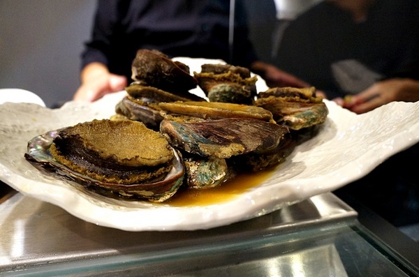 Zoe Sushi Bar:高雄【Zoe Sushi Bar】壽司吧!超滿足,ZOE特上海鮮蓋飯,最後調酒完收尾