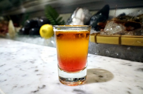 Zoe Sushi Bar:高雄【Zoe Sushi Bar】壽司吧!超滿足,ZOE特上海鮮蓋飯,最後調酒完收尾