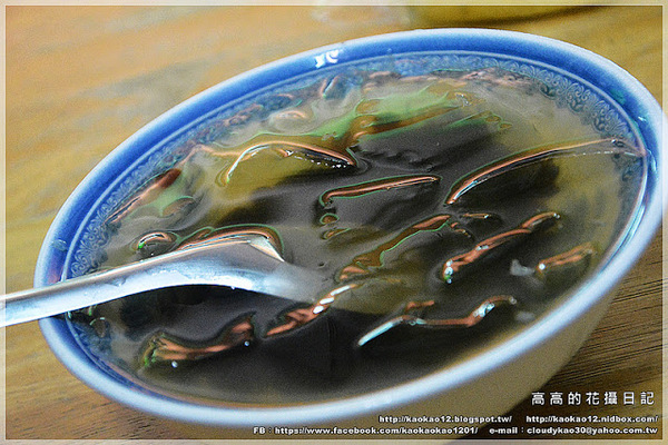 三民市場無店名愛玉冰:【高雄】三民區。《三民市場》純天然愛玉冰 古早味海綿蛋糕