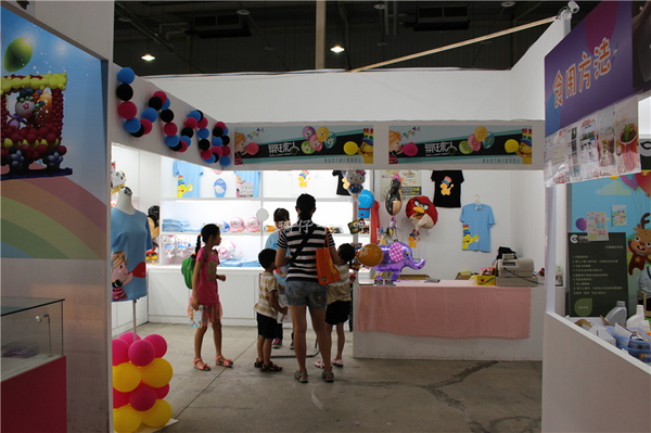 2014神氣活現造型氣球展(台中):2014神氣活現造型氣球展【台中站】❤ 超酷的,大人小孩都開心~103.07.16