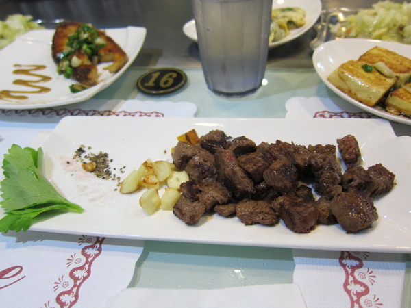 燒到鐵板原味鐵板料理：永和~口味輕重可商量？燒到鐵板原味鐵板料理