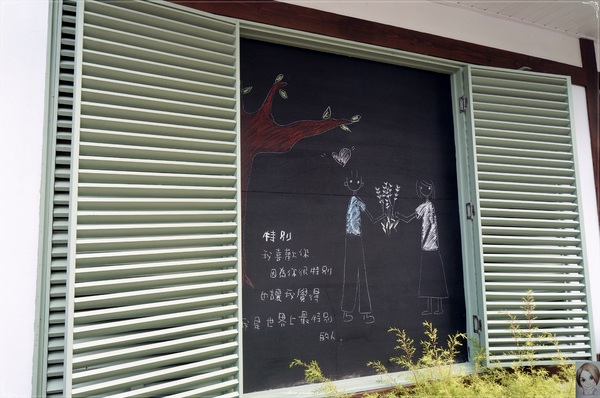 薰衣草森林(明德店)：[閃點] 苗栗薰衣草森林(明德水庫店)-愛情、願望近了