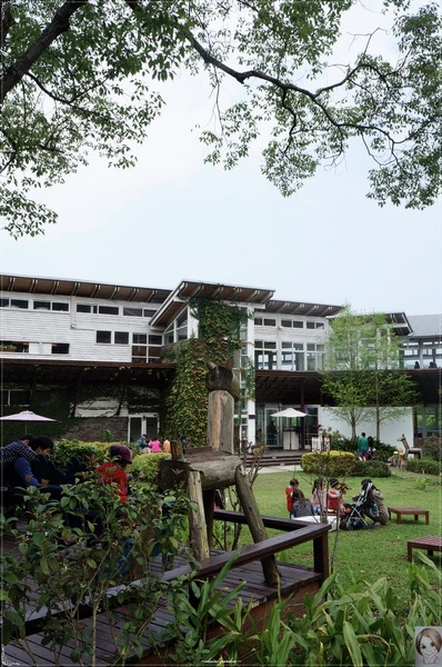 薰衣草森林(明德店)：[閃點] 苗栗薰衣草森林(明德水庫店)-愛情、願望近了