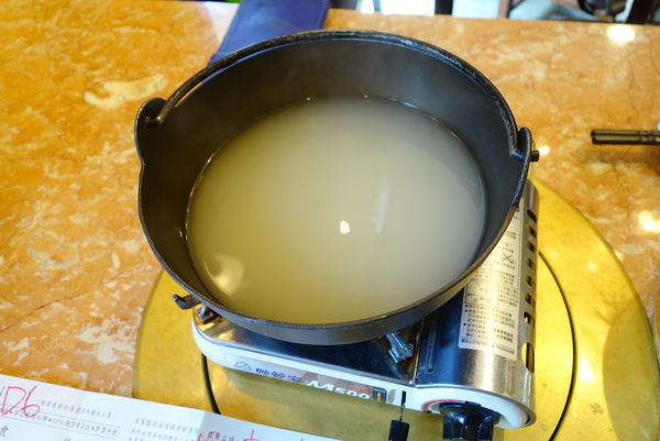 吳阿水老茶館(原吳阿火打邊爐):吳阿水老茶館 ~ 雙連市場旁.海鮮套餐超澎派的啦 - 捷運雙連站