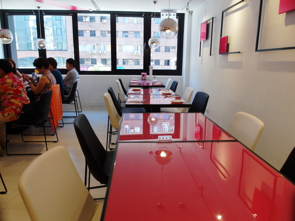 Avenir Cafe:丞食台北-夢幻級的珠寶櫃甜點-蘋果派 香蕉磅蛋糕 平價奢華下午茶 Avenir Cafe