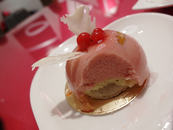 Avenir Cafe:丞食台北-夢幻級的珠寶櫃甜點-蘋果派 香蕉磅蛋糕 平價奢華下午茶 Avenir Cafe