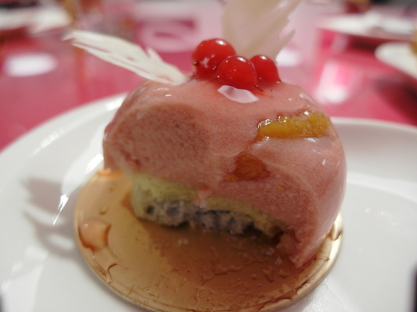 Avenir Cafe:丞食台北-夢幻級的珠寶櫃甜點-蘋果派 香蕉磅蛋糕 平價奢華下午茶 Avenir Cafe