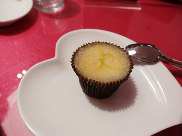 Avenir Cafe:丞食台北-夢幻級的珠寶櫃甜點-蘋果派 香蕉磅蛋糕 平價奢華下午茶 Avenir Cafe