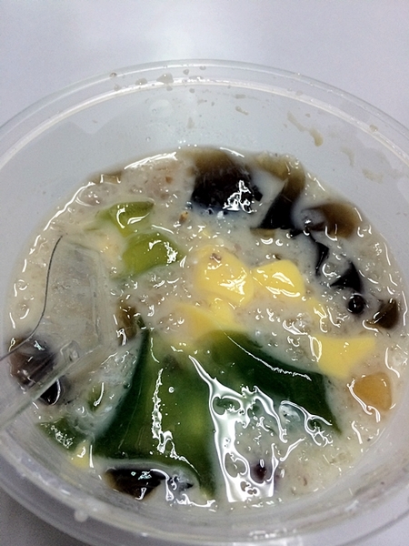 冰鑽QQ凍圓:高雄【冰鑽QQ凍圓】誇張了!一碗35元的凍圓 料竟然這麼豐富 鼎山夜市排隊美食