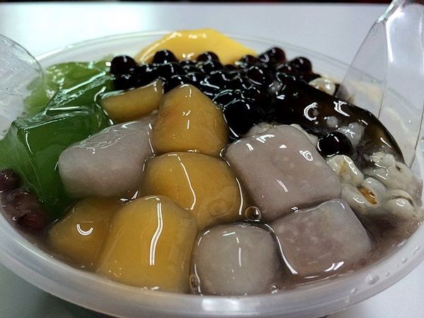 冰鑽QQ凍圓:高雄【冰鑽QQ凍圓】誇張了!一碗35元的凍圓 料竟然這麼豐富 鼎山夜市排隊美食