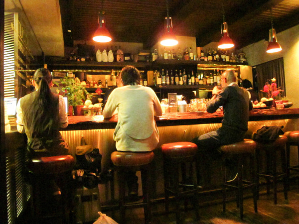 Digout:(胖樺食記)台北市信義路四段讓人驚喜的特色酒吧DIGOUT。無菜單客製化調酒絕對讓人意足心滿。