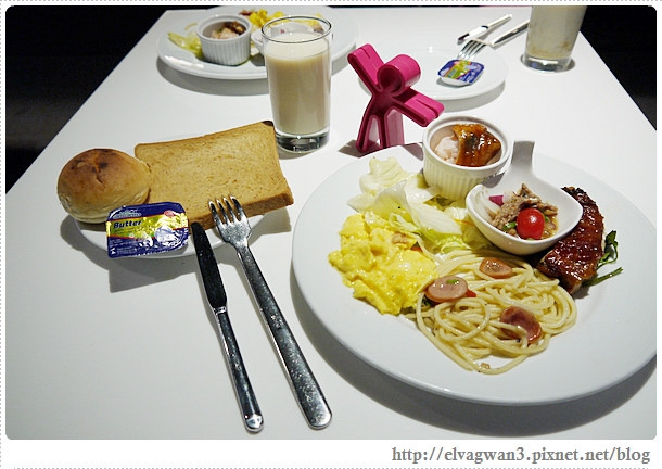 台中-中興租車行-中興旅遊包車-台中租車推薦-近火車站-原皇佳租車行-台中租車-台中一日遊-動漫彩繪巷-海賊動漫巷-新繹旅店-樂昂咖啡-LOVE ONE-嘉味軒太陽餅-淇淇太陽餅-台中逢甲夜市-15-359-1