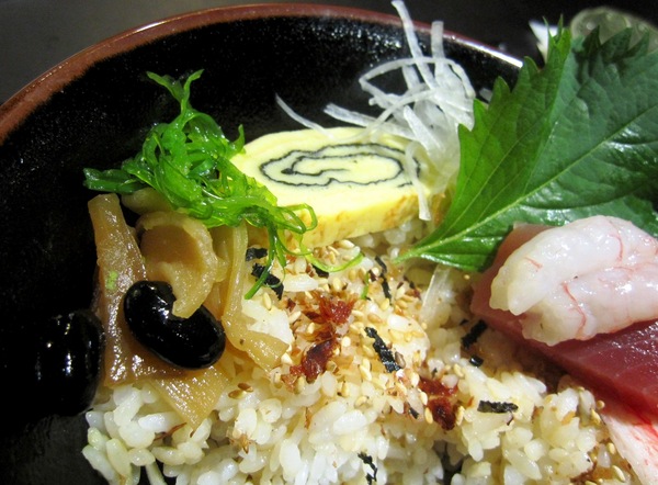 八坂丼屋：八坂丼屋 - CP值不錯的丼飯~