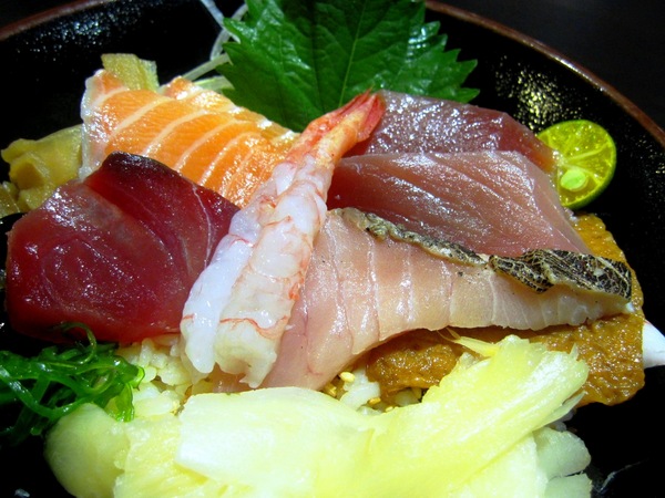 八坂丼屋：八坂丼屋 - CP值不錯的丼飯~