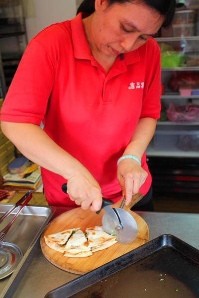 吉品家手作烤餅：[台南]國華街銅板美食 吉品家手作烤餅