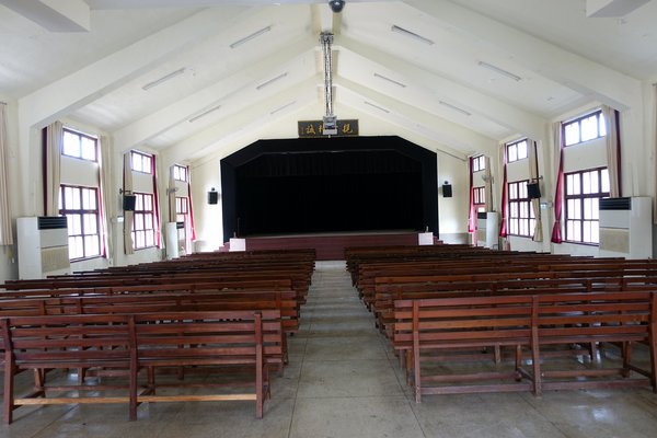 板橋435藝文特區：(胖樺遊記)新北市闔家大小遊憩好去處「板橋435藝文特區」。沙地/玩具博物館/彩繪/展覽/音樂會/草地/溜小孩/溜寵物/中正紀念堂