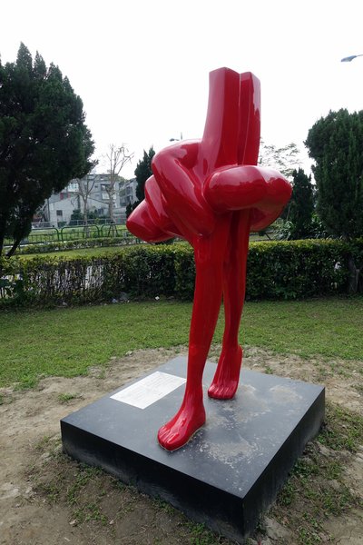 板橋435藝文特區：(胖樺遊記)新北市闔家大小遊憩好去處「板橋435藝文特區」。沙地/玩具博物館/彩繪/展覽/音樂會/草地/溜小孩/溜寵物/中正紀念堂