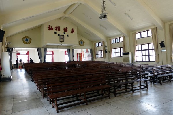 板橋435藝文特區：(胖樺遊記)新北市闔家大小遊憩好去處「板橋435藝文特區」。沙地/玩具博物館/彩繪/展覽/音樂會/草地/溜小孩/溜寵物/中正紀念堂