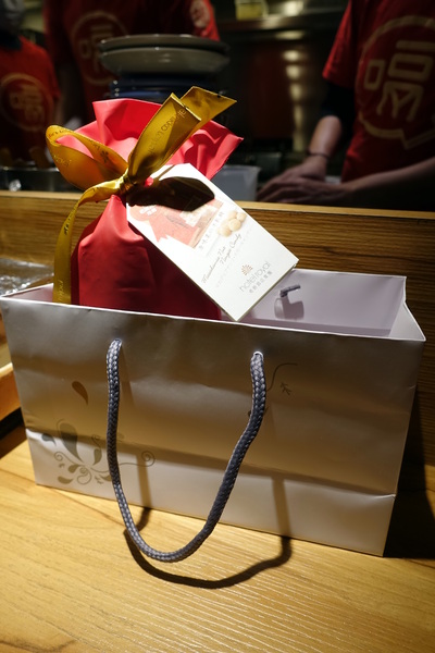 滿腹屋：(胖樺食記)台北東區仁愛圓環附近迷你居酒屋「滿腹屋」。高CP值平價串燒美食建議訂位。有Wi-Fi大電視螢幕可看球賽