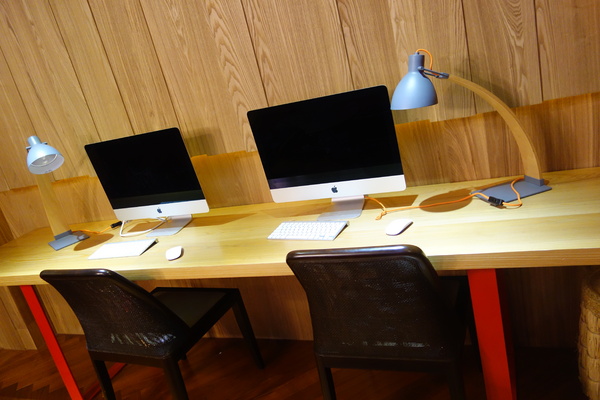 紅點文旅：1031230[官本金文愛台灣]台中市中區RedDot紅點文旅巨型不鏽鋼溜滑梯文青工藝風地表上最潮旅店近中華夜市日新戲院旁