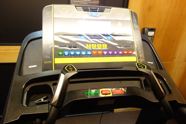 紅點文旅：1031230[官本金文愛台灣]台中市中區RedDot紅點文旅巨型不鏽鋼溜滑梯文青工藝風地表上最潮旅店近中華夜市日新戲院旁