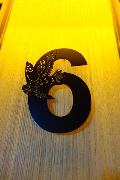 紅點文旅：1031230[官本金文愛台灣]台中市中區RedDot紅點文旅巨型不鏽鋼溜滑梯文青工藝風地表上最潮旅店近中華夜市日新戲院旁