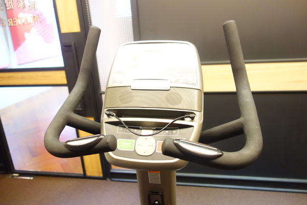 紅點文旅：1031230[官本金文愛台灣]台中市中區RedDot紅點文旅巨型不鏽鋼溜滑梯文青工藝風地表上最潮旅店近中華夜市日新戲院旁