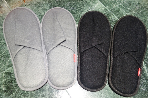 紅點文旅：1031230[官本金文愛台灣]台中市中區RedDot紅點文旅巨型不鏽鋼溜滑梯文青工藝風地表上最潮旅店近中華夜市日新戲院旁