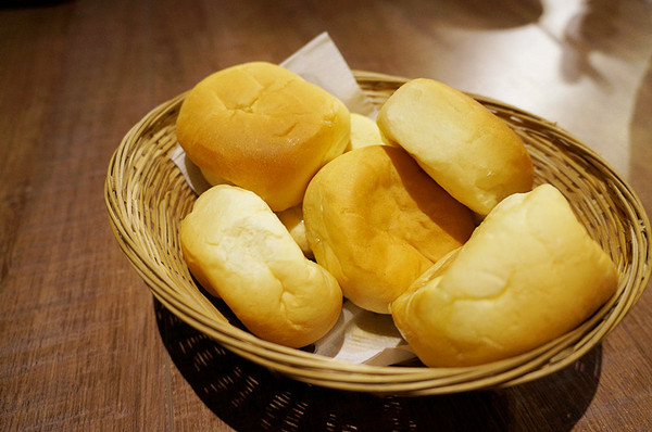 TNT美式炭烤牛排(三重店)：三重國小站♬大食客照過來！平價嚴選「比臉大」炭烤牛排，肉質鮮美大口嚼肉超痛快。　TNT美式炭烤牛排／三重店