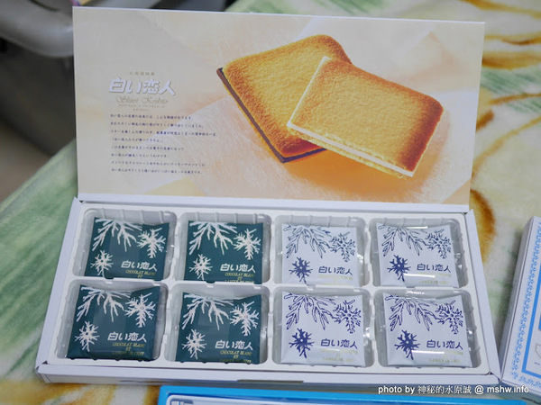 白色戀人：【食記】戀人巧克力正夯？! 北海道名物白い恋人&道頓堀の恋人 : 雖然其他品牌比較便宜, 不過還是乖乖買白色戀人好了XD