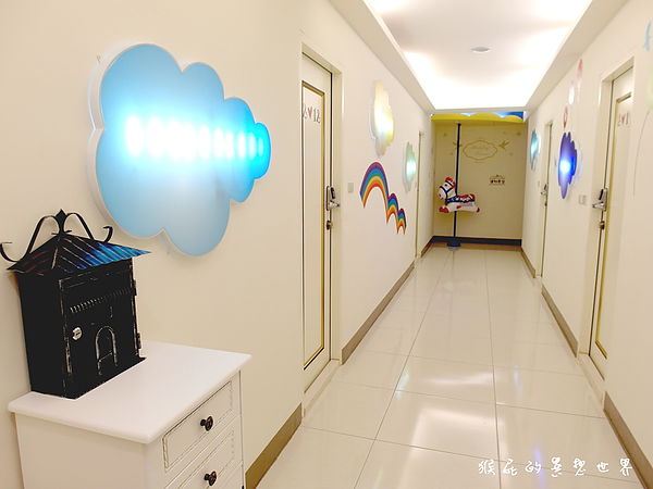 逢甲快樂馬 Happy Horse：【台中逢甲】鄰近逢甲夜市！平價民宿－逢甲快樂馬Happy Horse！