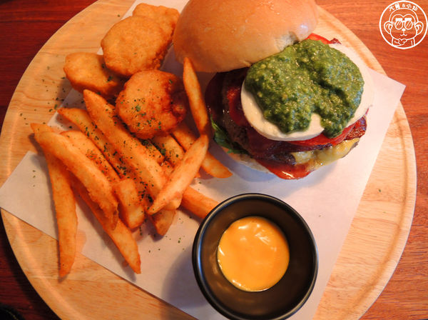 漢堡控館:呷飽祙【台北松山・漢堡控館Burger Control Bistro】漢堡控來漢堡控館