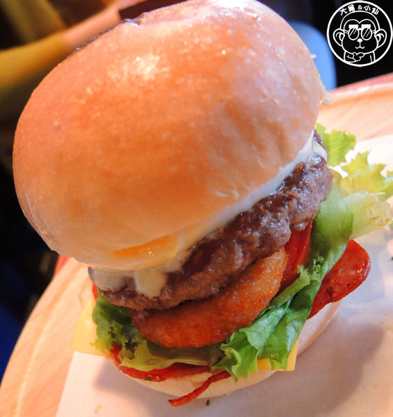 漢堡控館:呷飽祙【台北松山・漢堡控館Burger Control Bistro】漢堡控來漢堡控館