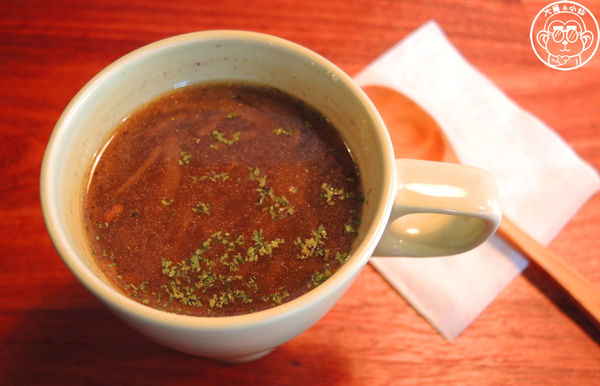 漢堡控館:呷飽祙【台北松山・漢堡控館Burger Control Bistro】漢堡控來漢堡控館