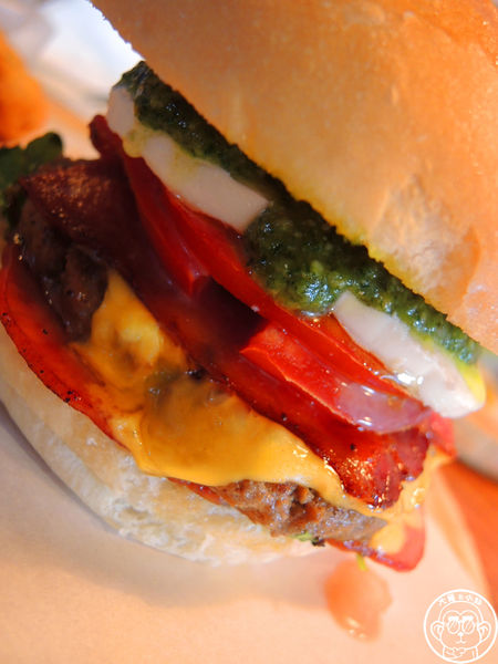 漢堡控館:呷飽祙【台北松山・漢堡控館Burger Control Bistro】漢堡控來漢堡控館