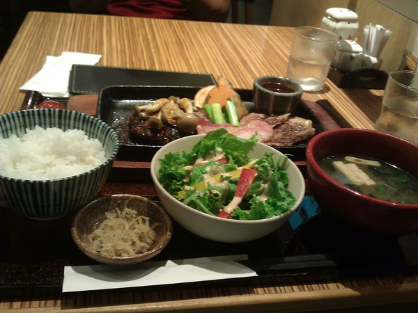 やよい軒 彌生軒(台灣一號店)：日本跨海來台開店的彌生軒