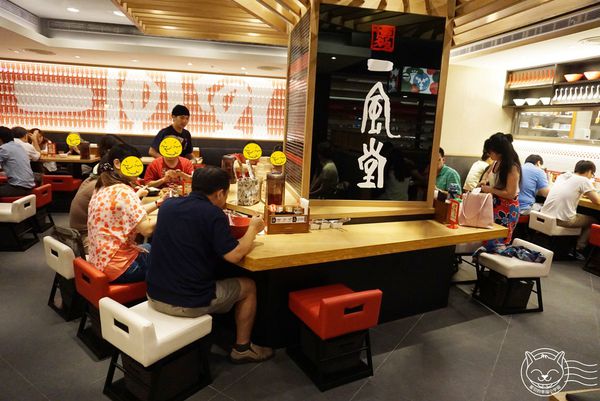 博多一風堂拉麵(台中中港新光店):※ 一風堂拉麵 ※【星羽愛美食-台中新光三越】博多湯頭超濃郁,炸雞外皮酥脆醬好吃,建議趁熱上桌快快飽餐一頓~