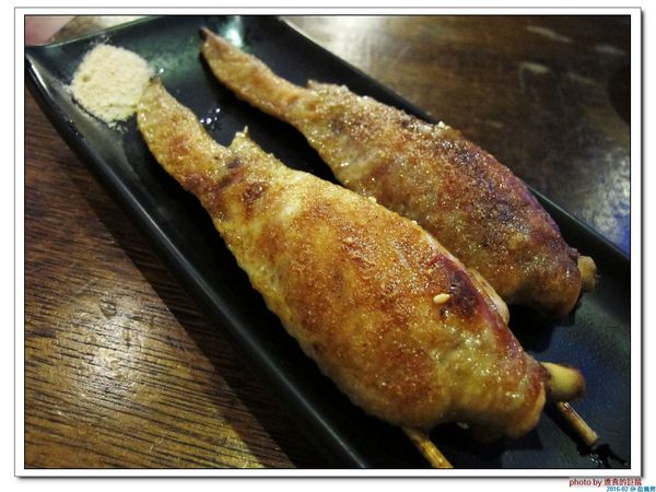 信燒烤：（台南。中西區美食）信燒烤 / 夜間聚餐，吃美食，喝酒閒聊的台式餐館。來吧來吧！日式料理，台式小炒，通通有！