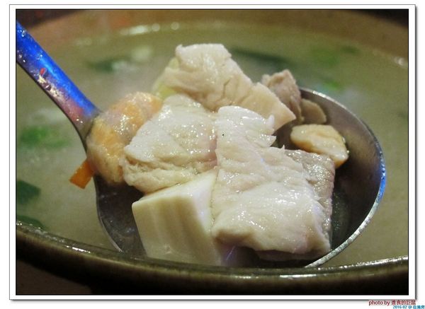 信燒烤：（台南。中西區美食）信燒烤 / 夜間聚餐，吃美食，喝酒閒聊的台式餐館。來吧來吧！日式料理，台式小炒，通通有！