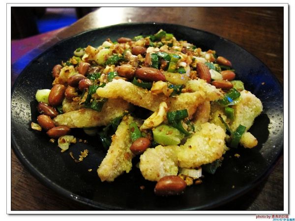 信燒烤：（台南。中西區美食）信燒烤 / 夜間聚餐，吃美食，喝酒閒聊的台式餐館。來吧來吧！日式料理，台式小炒，通通有！